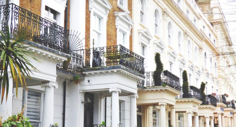 8542 El Paseo Grande